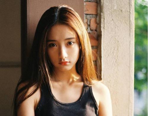 在这种暧昧的状态之下存在也变得合理起来，紧接着目标给我抛出了这样的话。