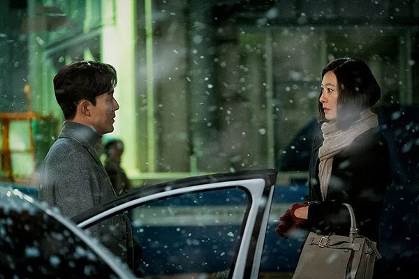 我问过很多老夫老妻，婚姻长久的秘诀是什么，大部分的人都是说一个字：“忍”