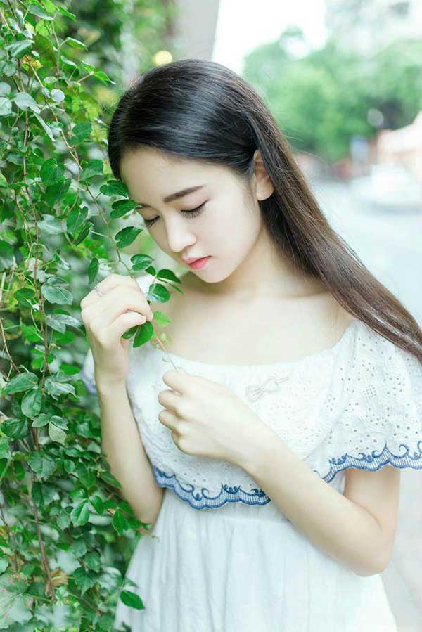 或者跟妹子聊的时候，妹子总是回的很少