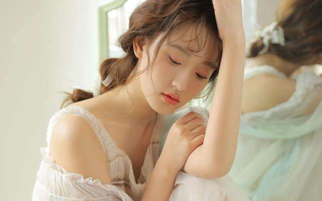 聊天也是需要讲究节奏的，一个好的节奏能够调动女生的情绪