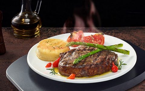 约会时女生更喜欢哪种餐厅氛围？约会不要光顾着吃饭！