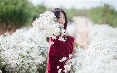 只要有一项能触及心灵的兴趣爱好，就不至於平庸。