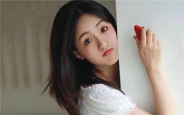 首先我想替追求者对女生说一些话。