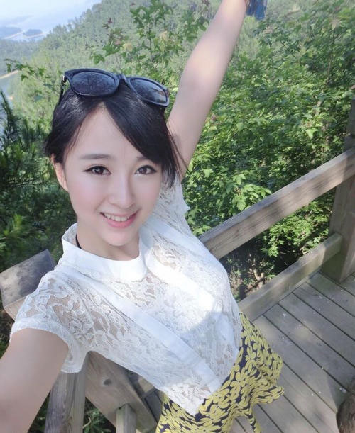 让女生愉快互动，甚至第二天女生主动找你聊。