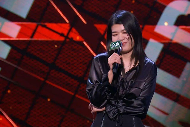 在今晚播出的《脱口秀大会》里，杨笠说自己特别像瞎了眼的紫薇