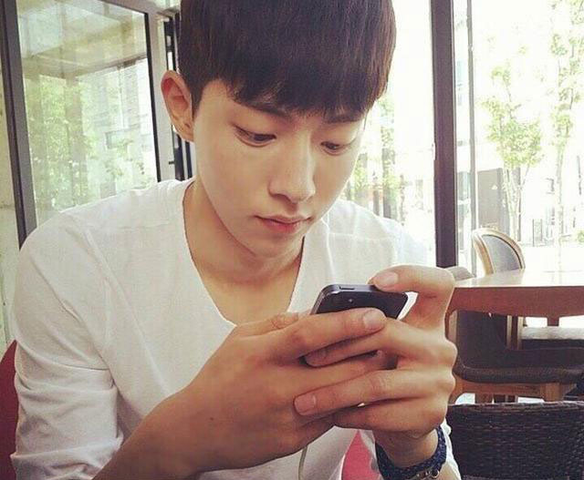 另一半没有边界，总是跟异性暧昧聊天，怎么办？