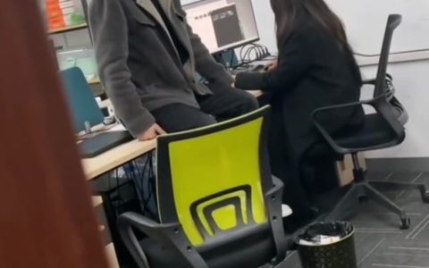 光头文撩妹语录：脸乃身外之物，你不亲它，它就一无是处